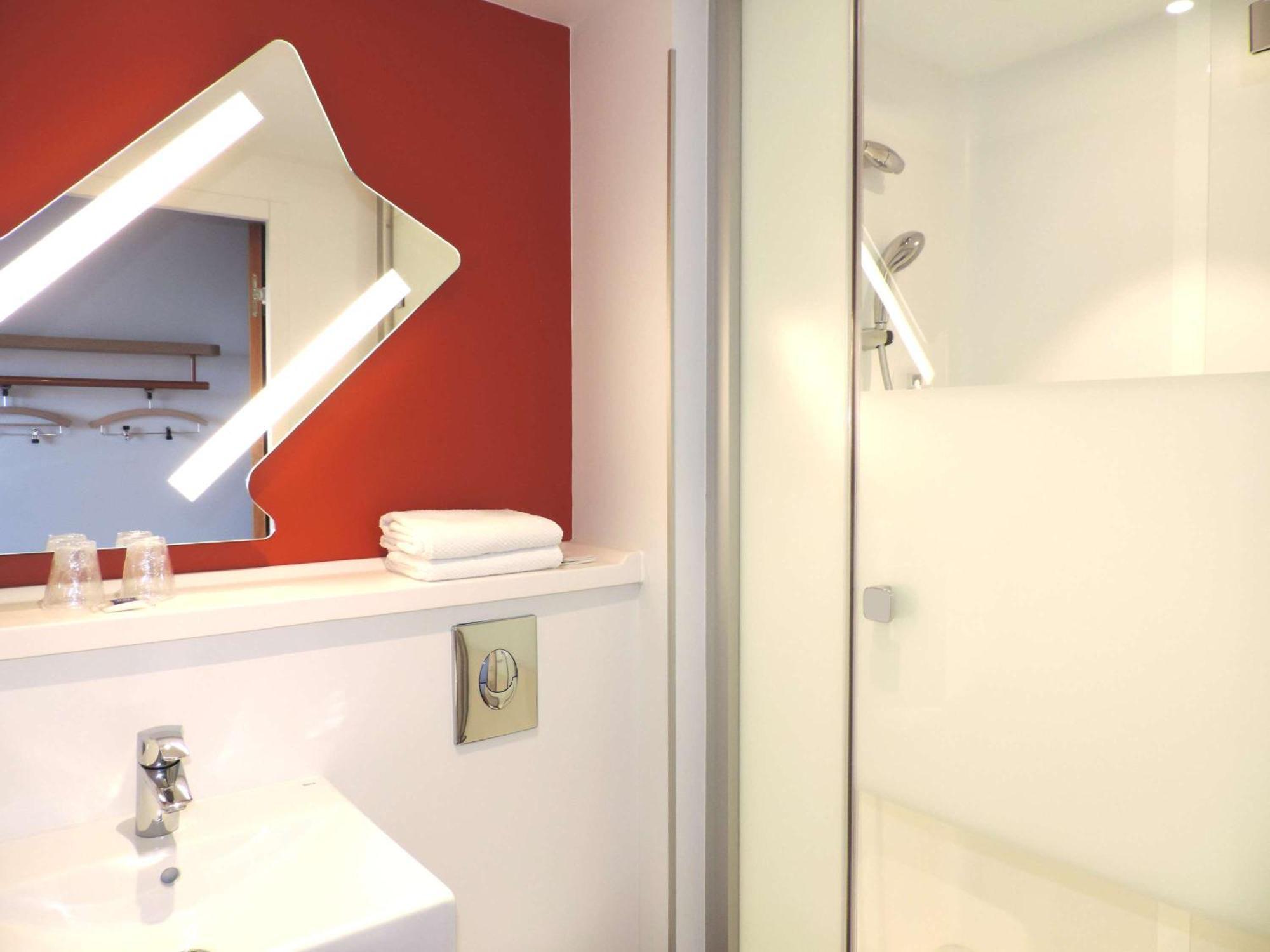 Ibis Budget Amiens Centre Gare Exterior photo